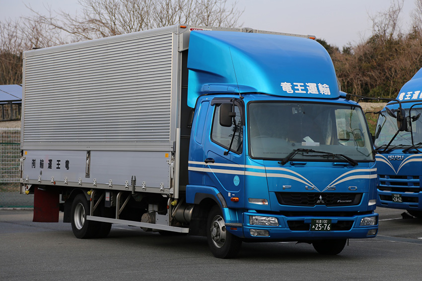 中型車
